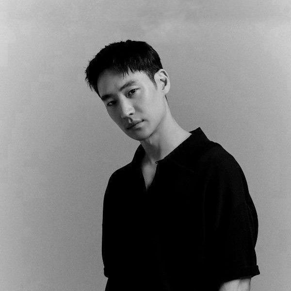 Behind-the-scenes cut of Lee Jaehoon