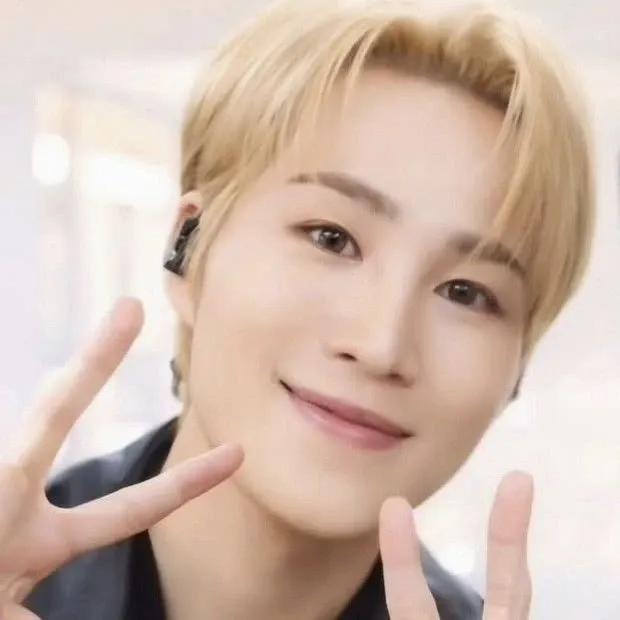 김희재의 비하인드 컷