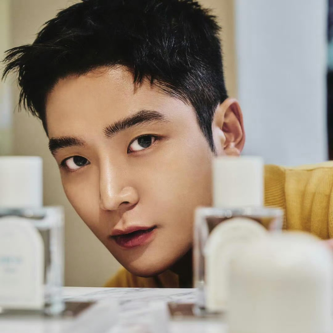 Foto kegiatan terbaru dari Rowoon