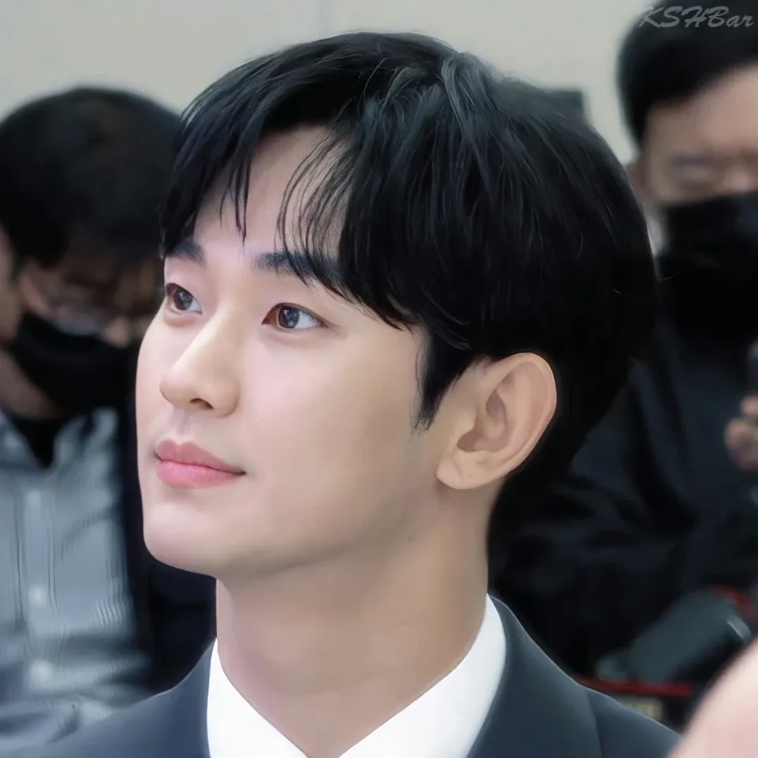 Behind-the-scenes cut of Kim Soohyun