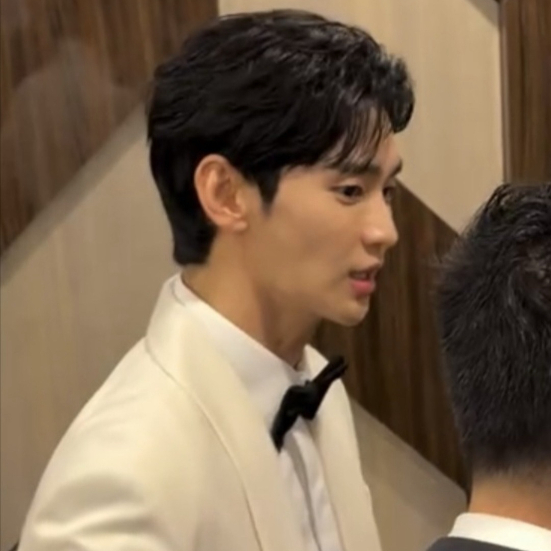 Behind-the-scenes cut of Kim Soohyun