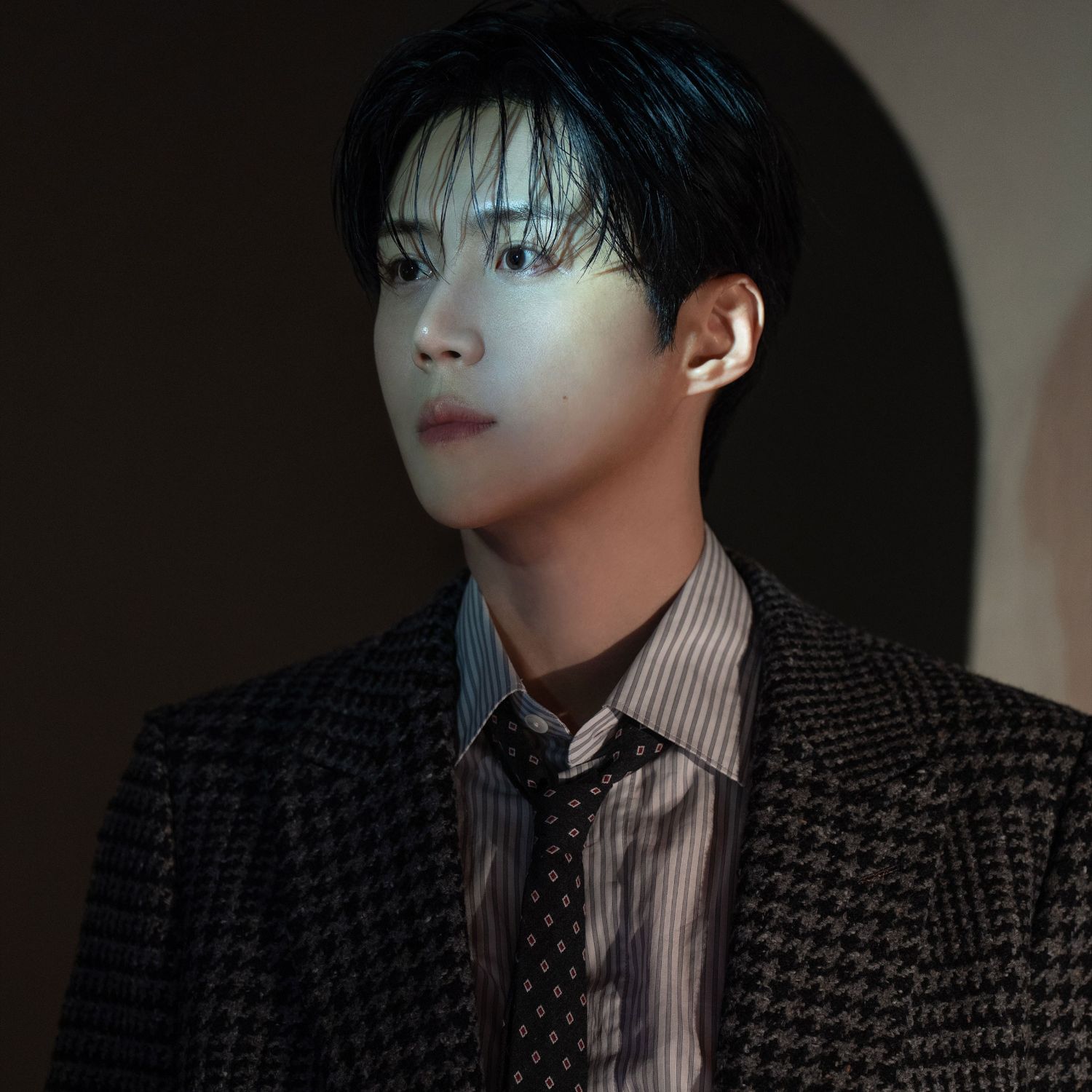 Behind-the-scenes cut of Kim Seonho