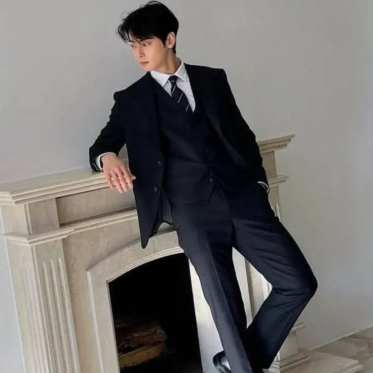 A moment captured by a fan of Cha Eunwoo