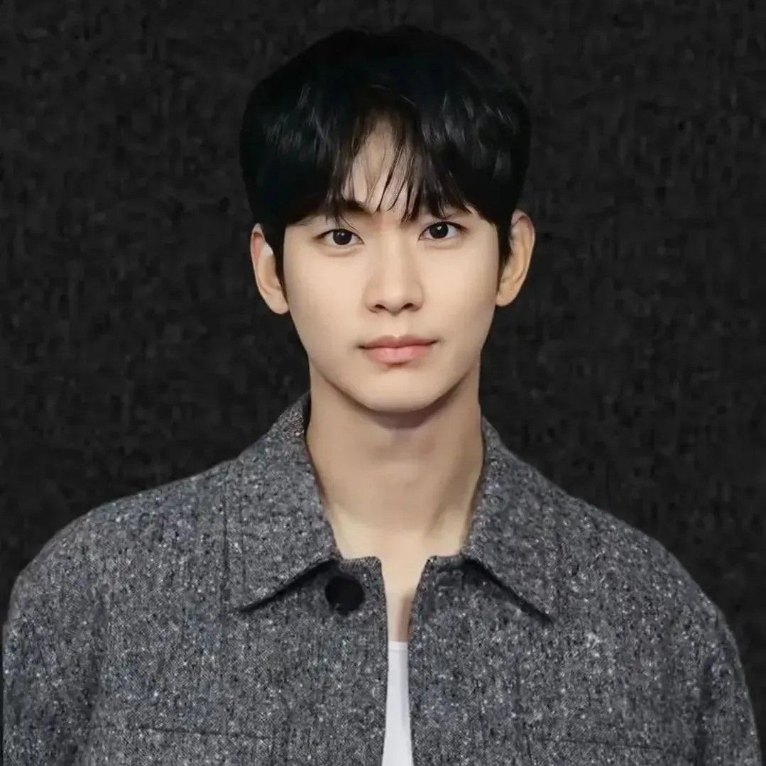 Behind-the-scenes cut of Kim Soohyun