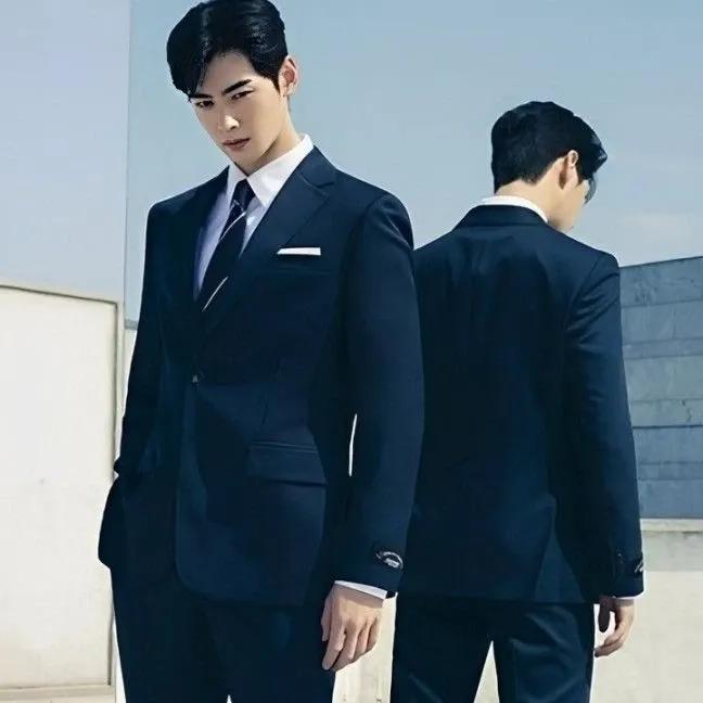 A moment captured by a fan of Cha Eunwoo