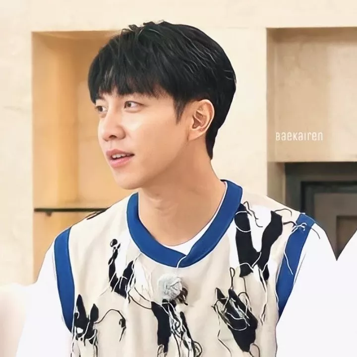 Latest photo of Lee Seunggi