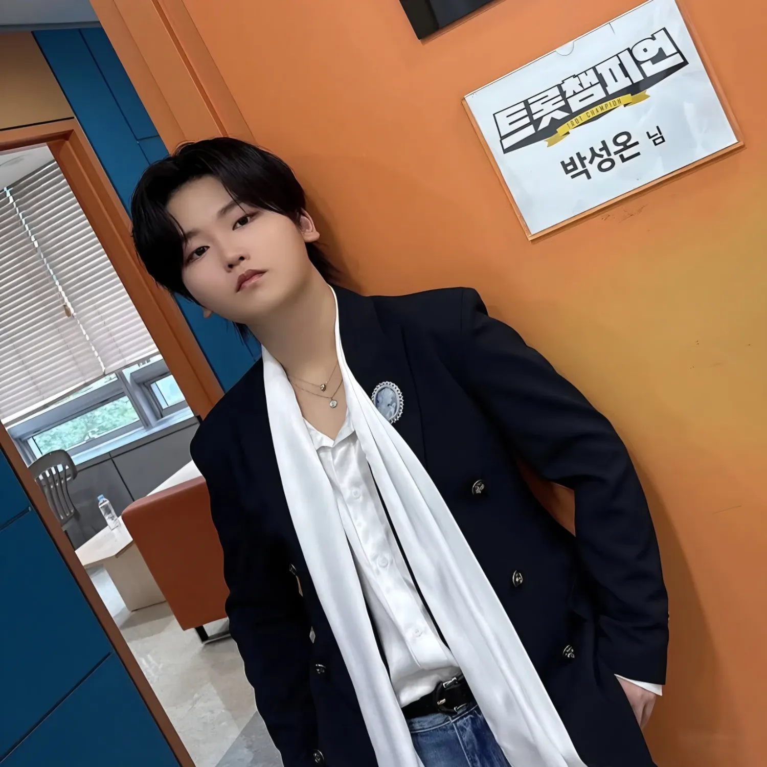 Behind-the-scenes cut of Park Sungon