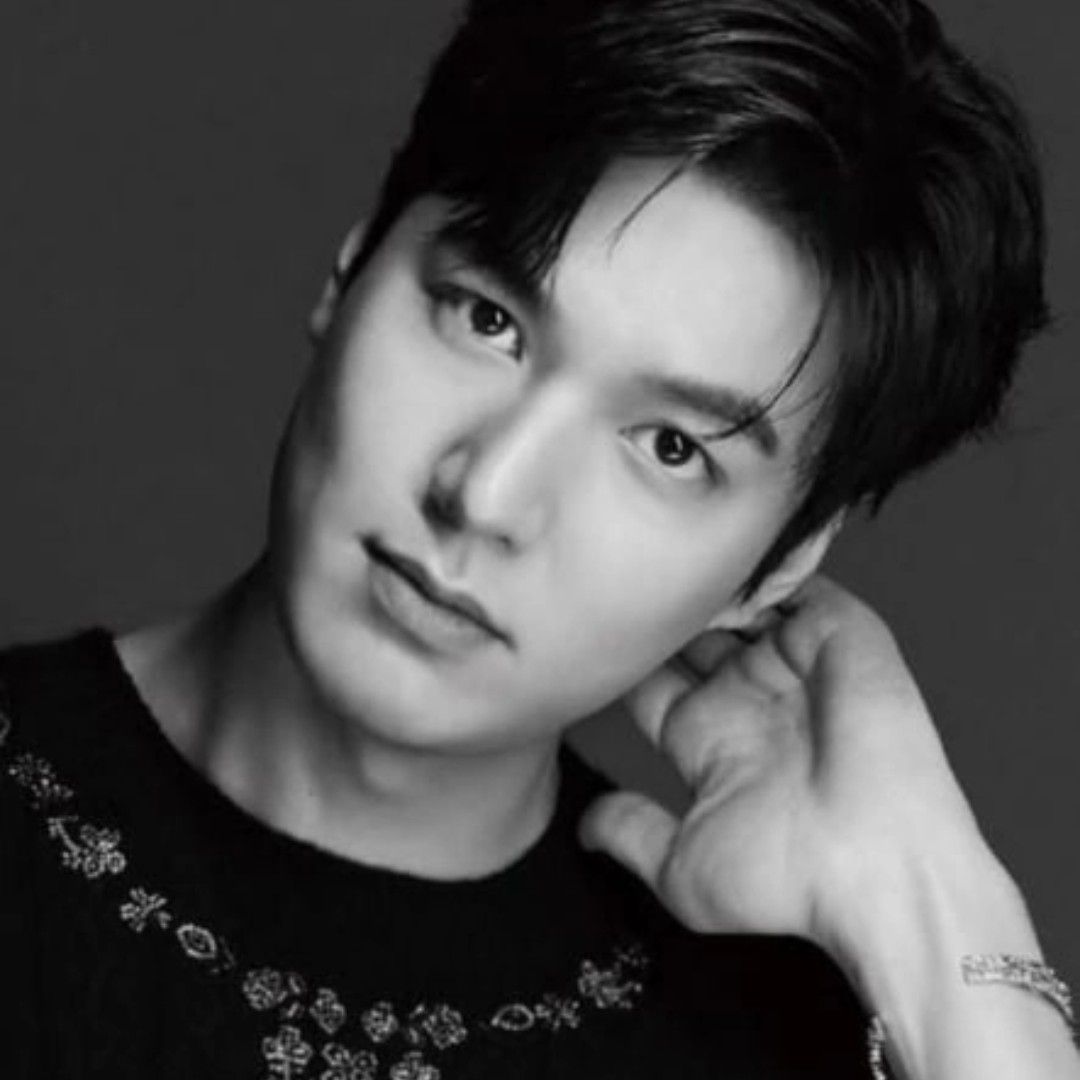 イ・ミンホの最近の活動ショット