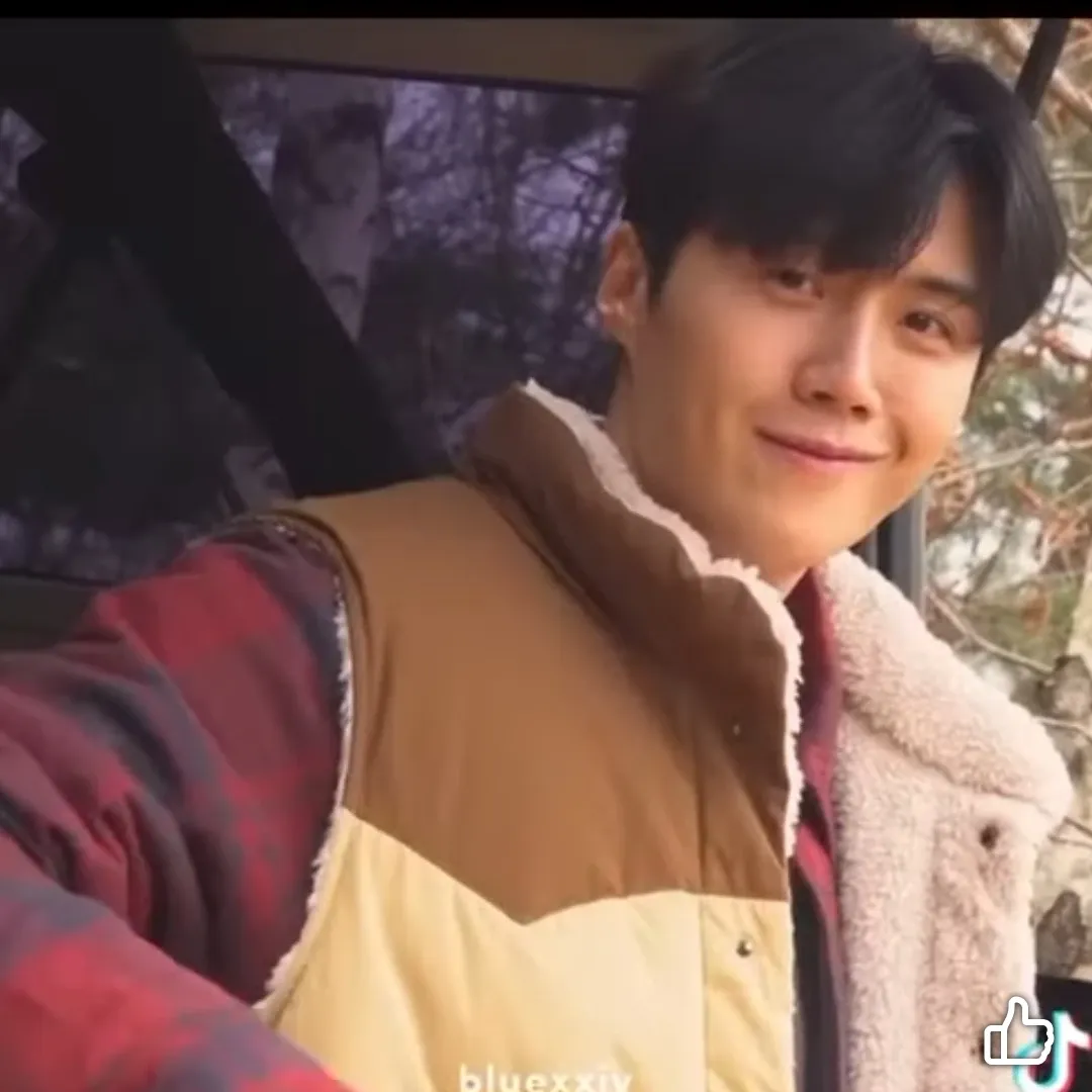 Behind-the-scenes cut of Kim Seonho