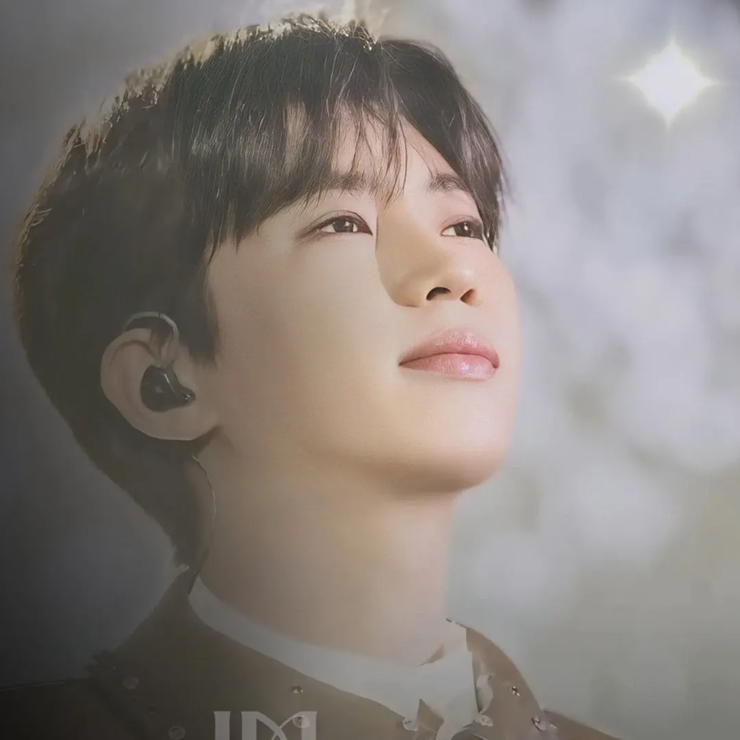 Behind-the-scenes cut of Lim Youngwoong