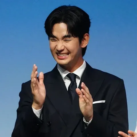 A moment captured by a fan of Kim Soohyun
