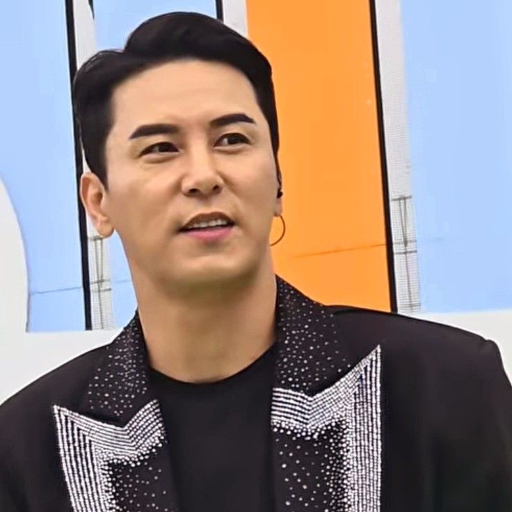 チャン・ミンホの最近の活動ショット