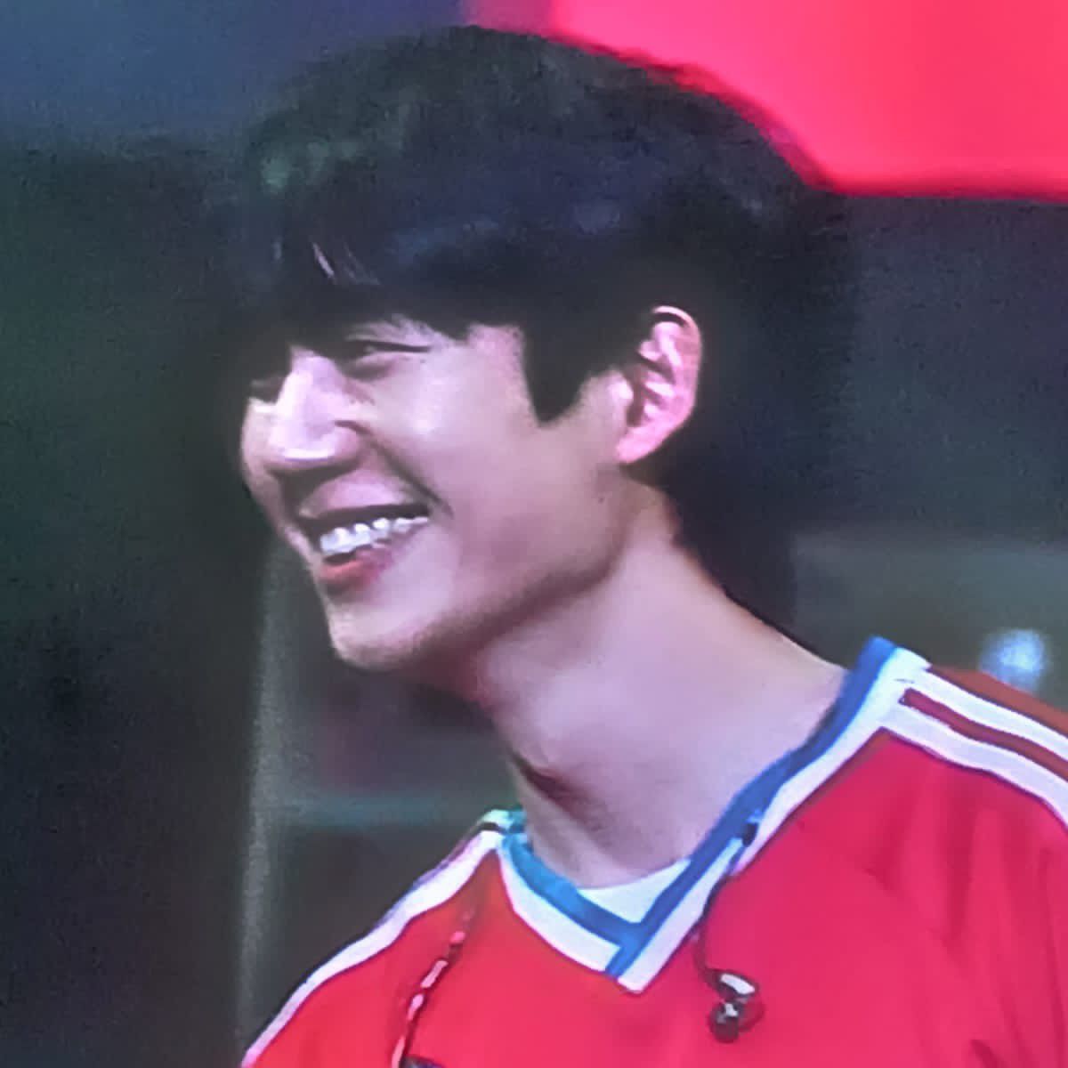 粉丝拍下的丁海寅瞬间