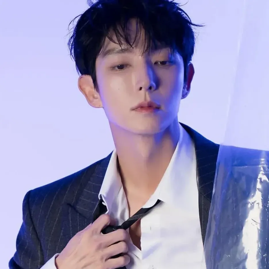 A moment captured by a fan of Lee Joongi