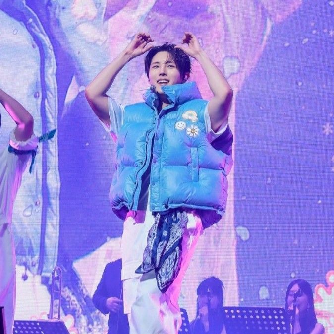 金俊賢的最新照片