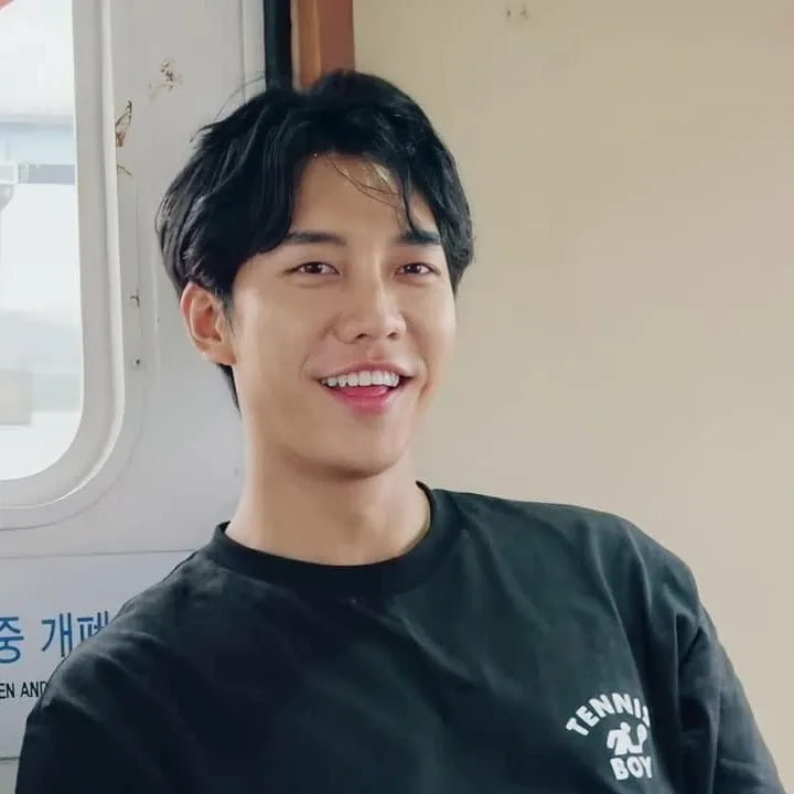 Momen yang diabadikan oleh penggemar Lee Seunggi