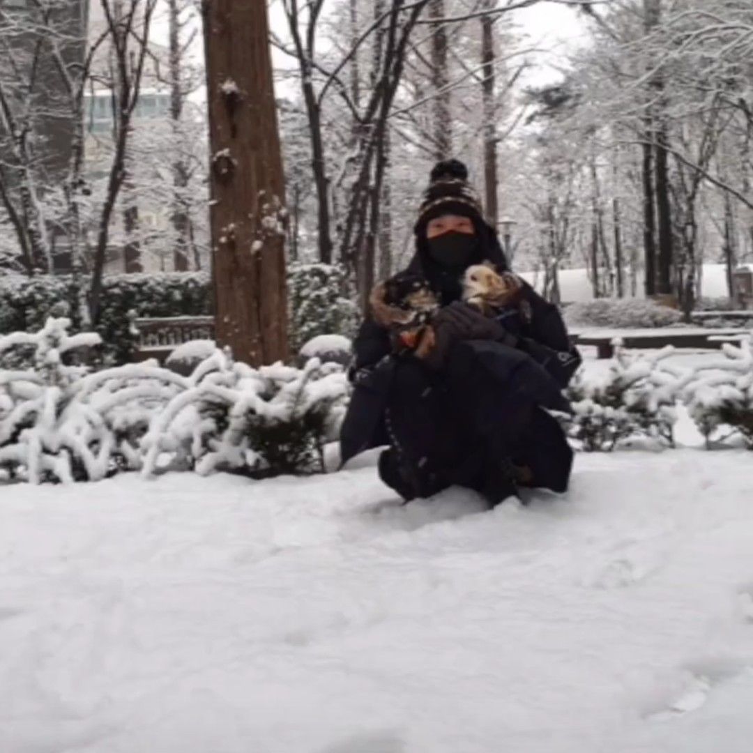 A moment captured by a fan of Lee Joongi