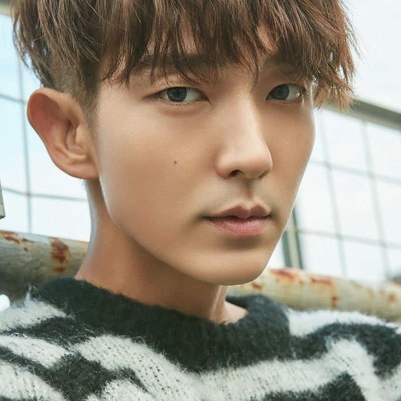 A moment captured by a fan of Lee Joongi