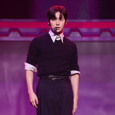 Behind-the-scenes cut of Hwang Minhyun