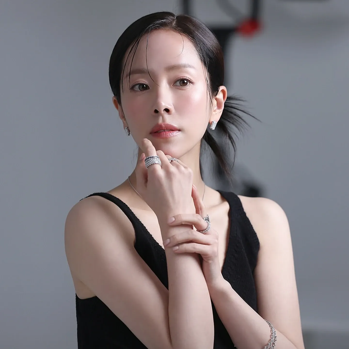 Behind-the-scenes cut of Han Jimin