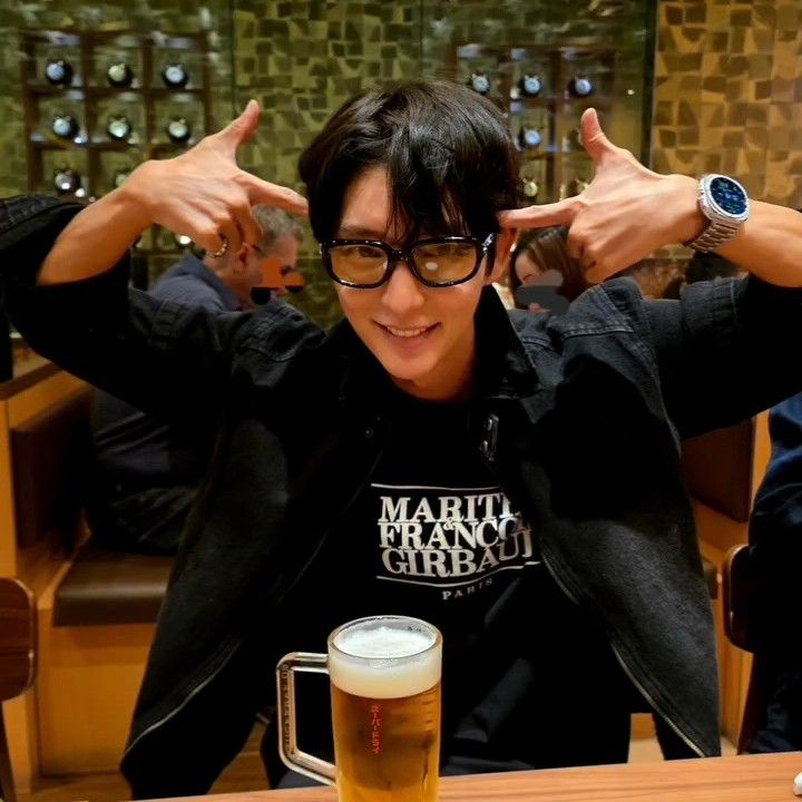 Behind-the-scenes cut of Lee Joongi