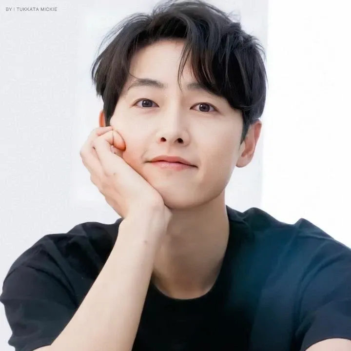 Foto kegiatan terbaru dari Song Joongki