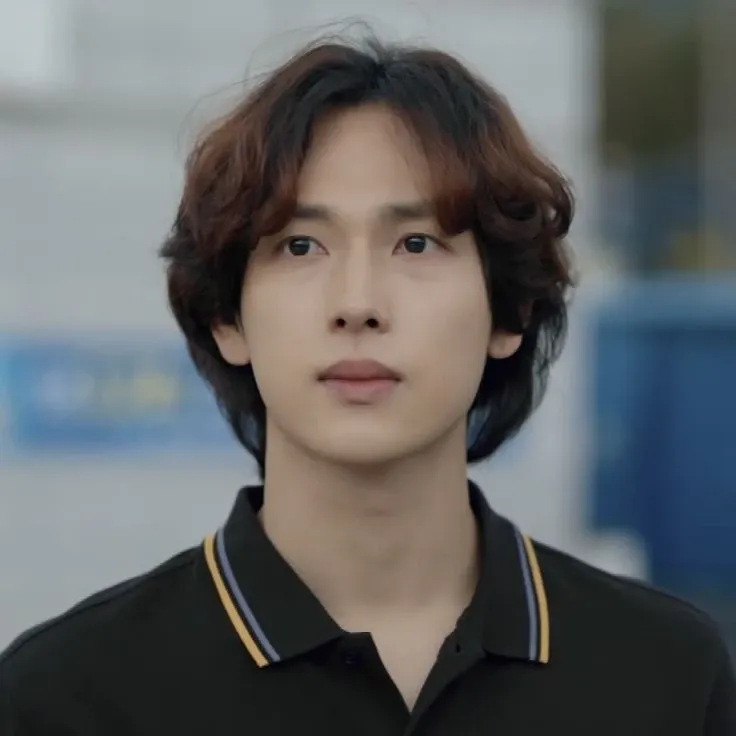 Behind-the-scenes cut of Yim Siwan