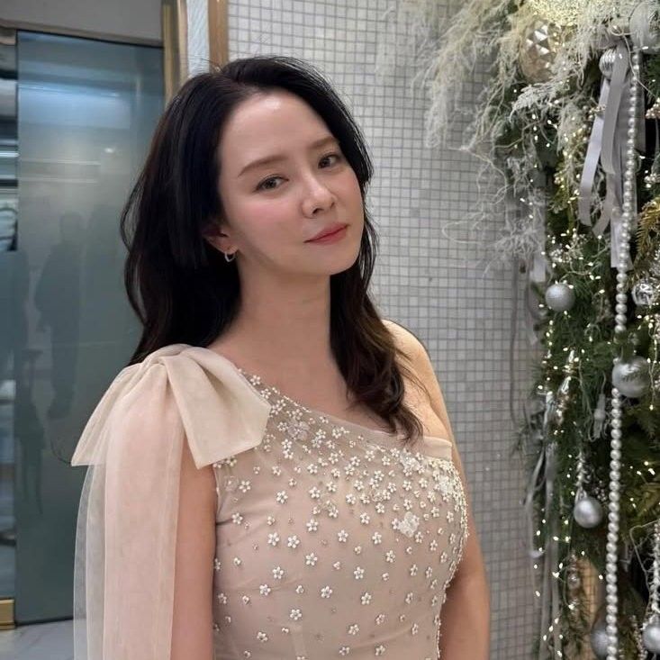Recent activity shot of Song Jihyo