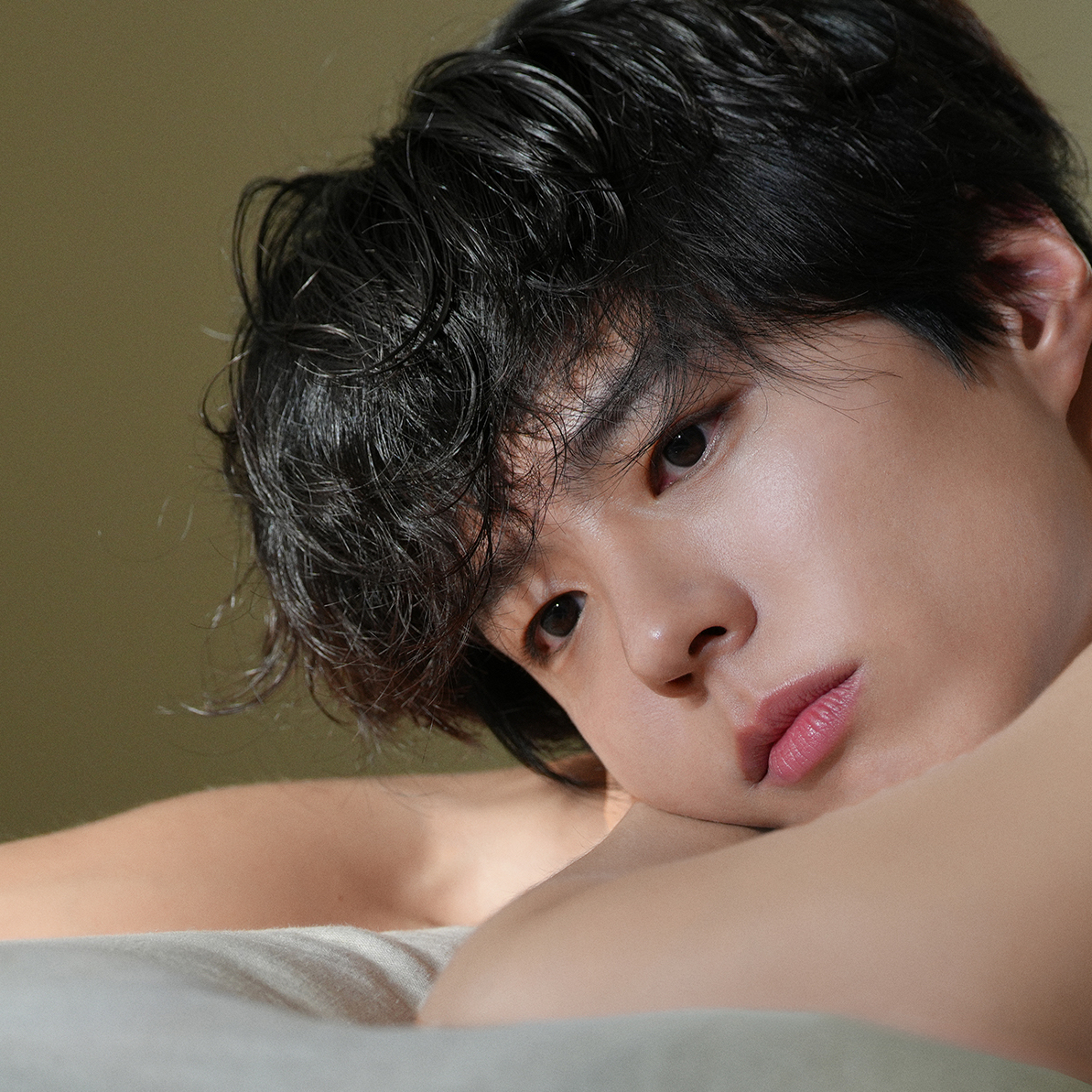 Behind-the-scenes cut of Park Bogum
