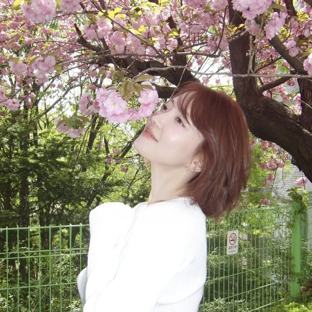 Behind-the-scenes cut of Lee Seyoung