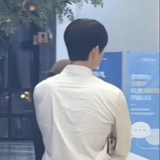 Recent activity shot of Song Joongki
