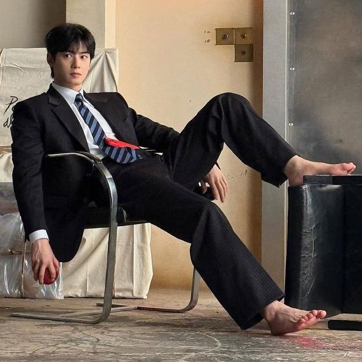 A moment captured by a fan of Cha Eunwoo