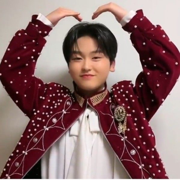 Behind-the-scenes cut of Park Sungon