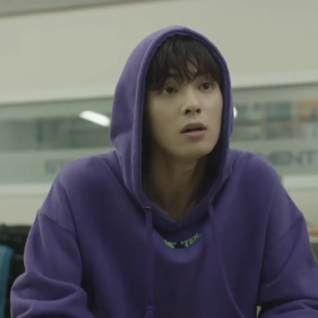Recent activity shot of Cha Eunwoo