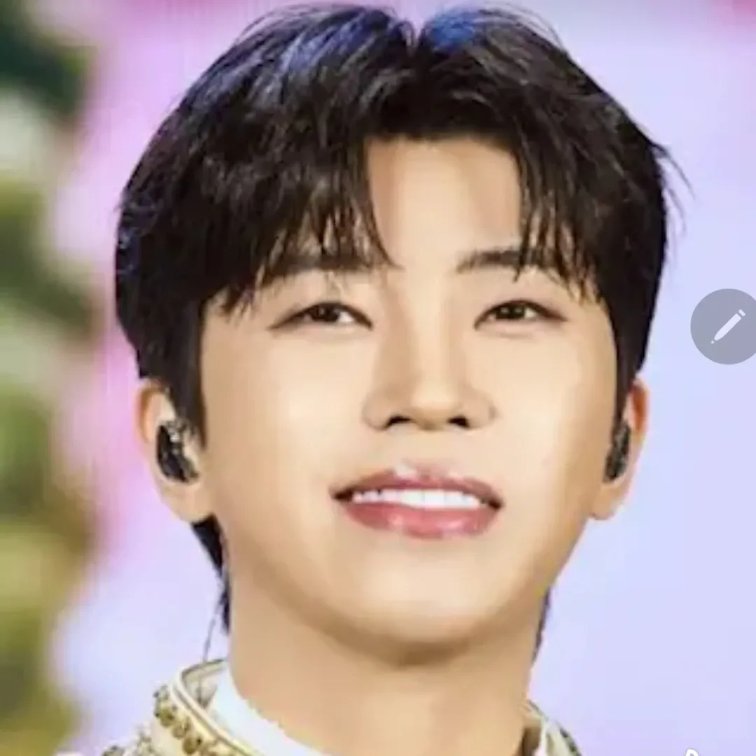 Momen yang diabadikan oleh penggemar Lim Youngwoong