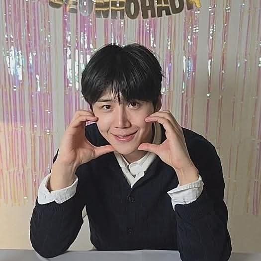 Behind-the-scenes cut of Kim Seonho