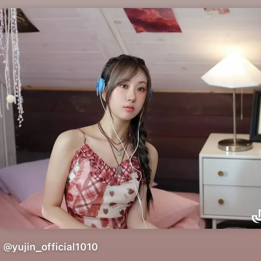 Momen yang diabadikan oleh penggemar Jeon Yujin