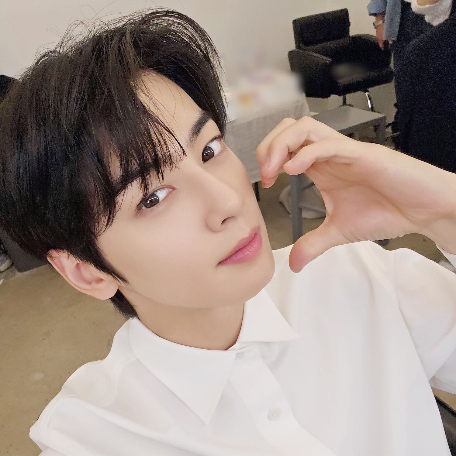 Behind-the-scenes cut of Cha Eunwoo