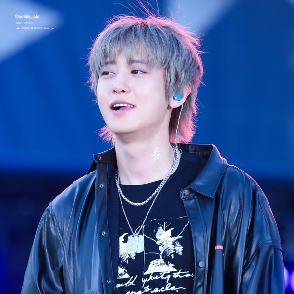 A moment captured by a fan of Chanyeol