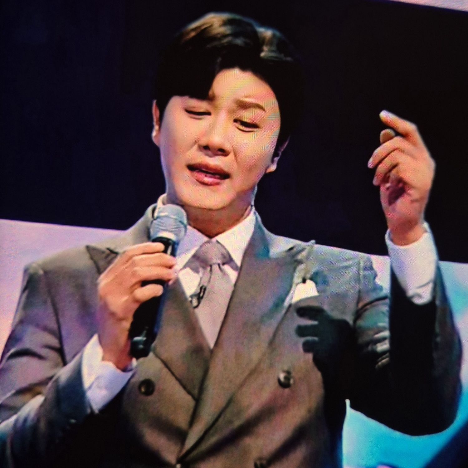 Behind-the-scenes cut of Jin Haesung