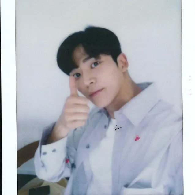 Momen yang diabadikan oleh penggemar Rowoon