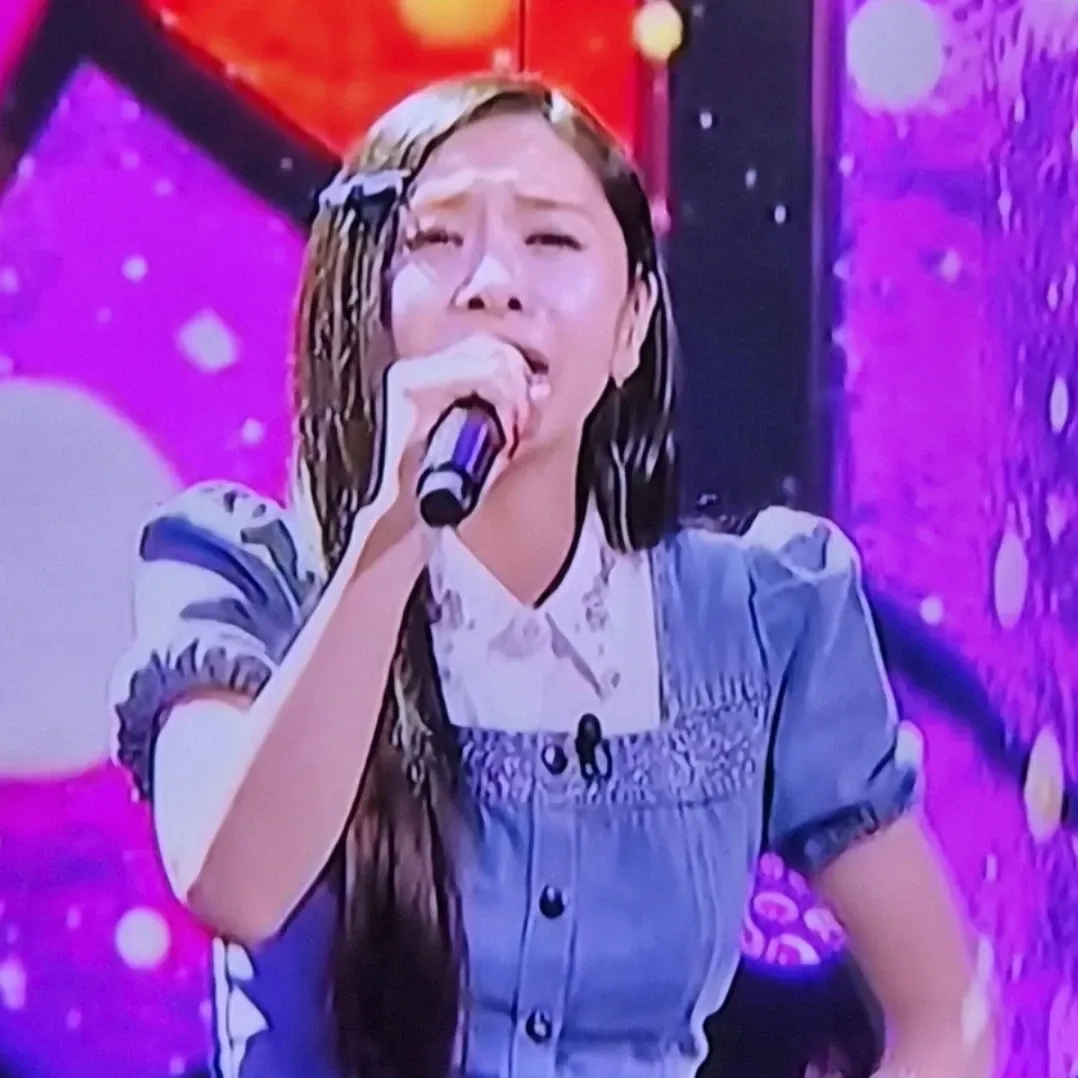 A moment captured by a fan of Huh Chanmi