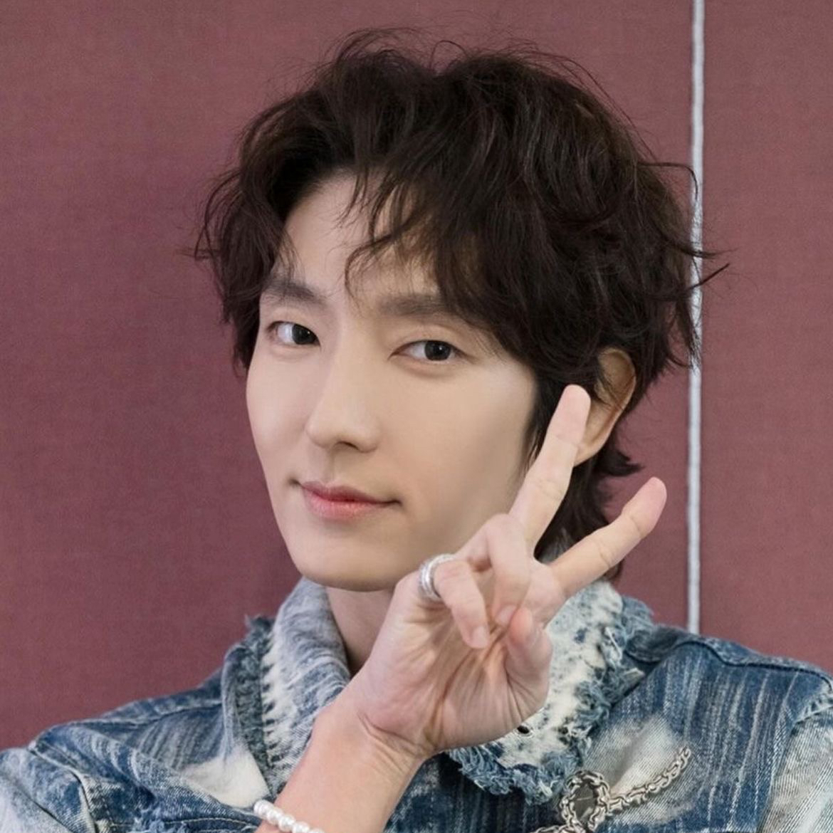 Recent activity shot of Lee Joongi