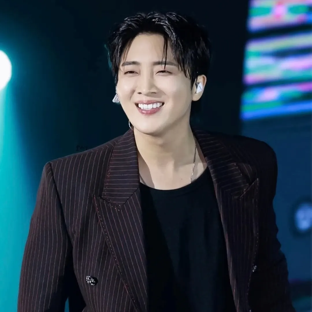 Behind-the-scenes cut of Hwang Yunsung