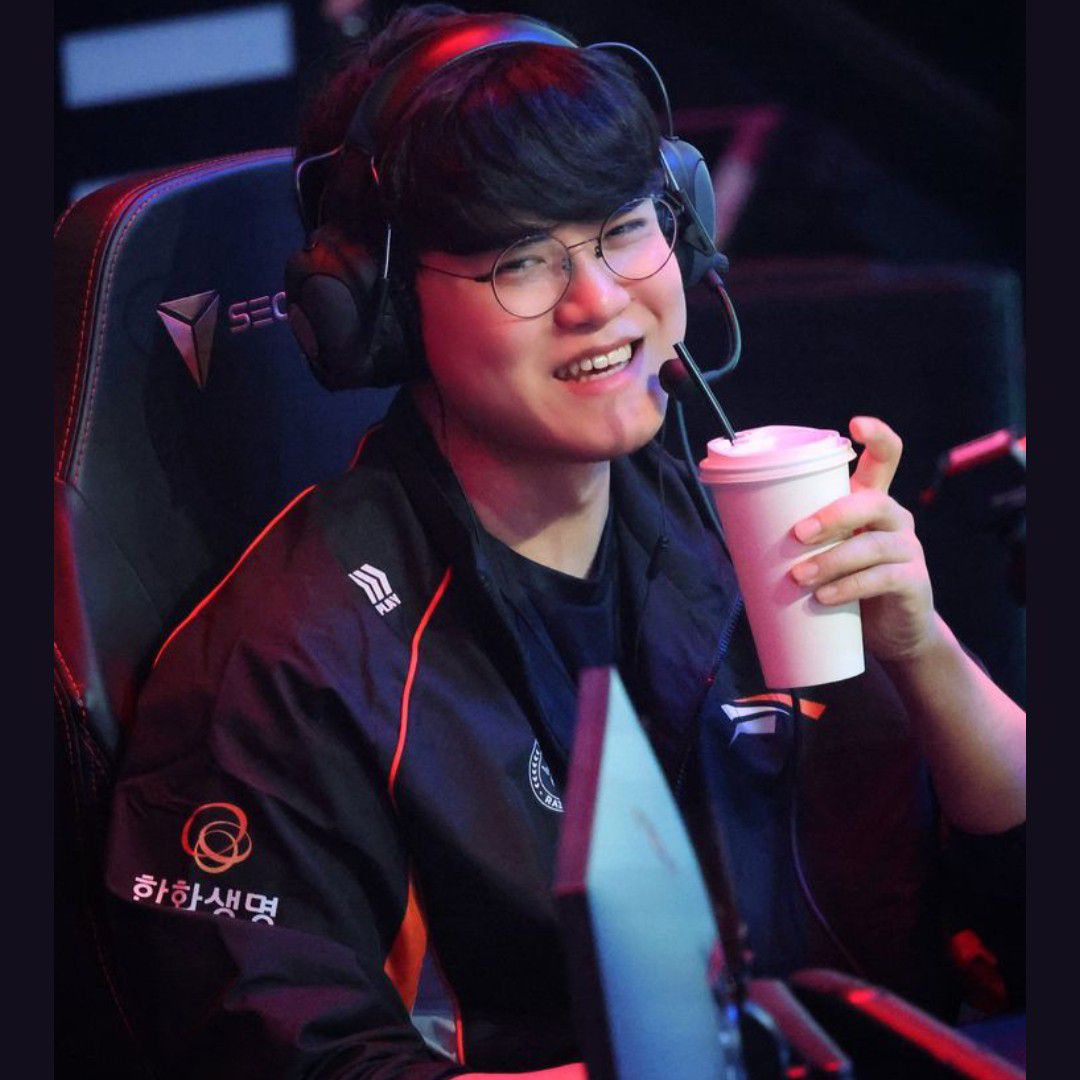 Foto terbaru dari Gumayusi