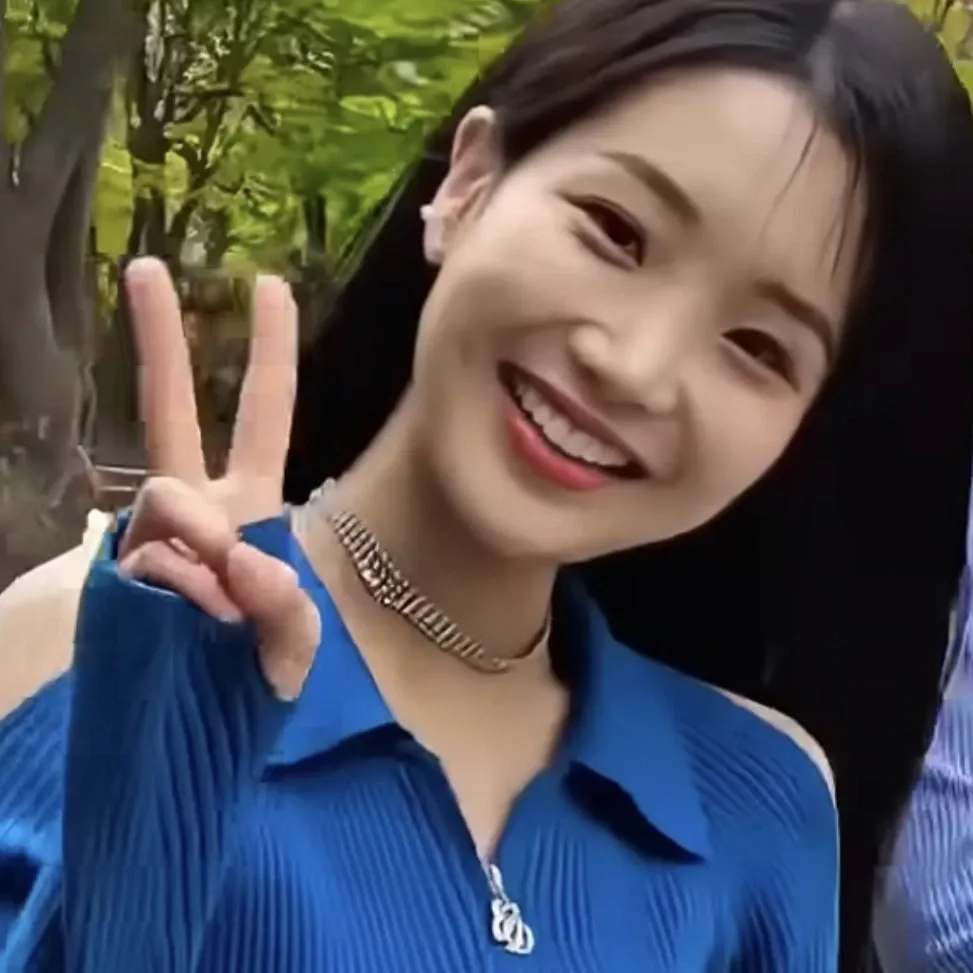 Behind-the-scenes cut of Kim Soyeon (2004)
