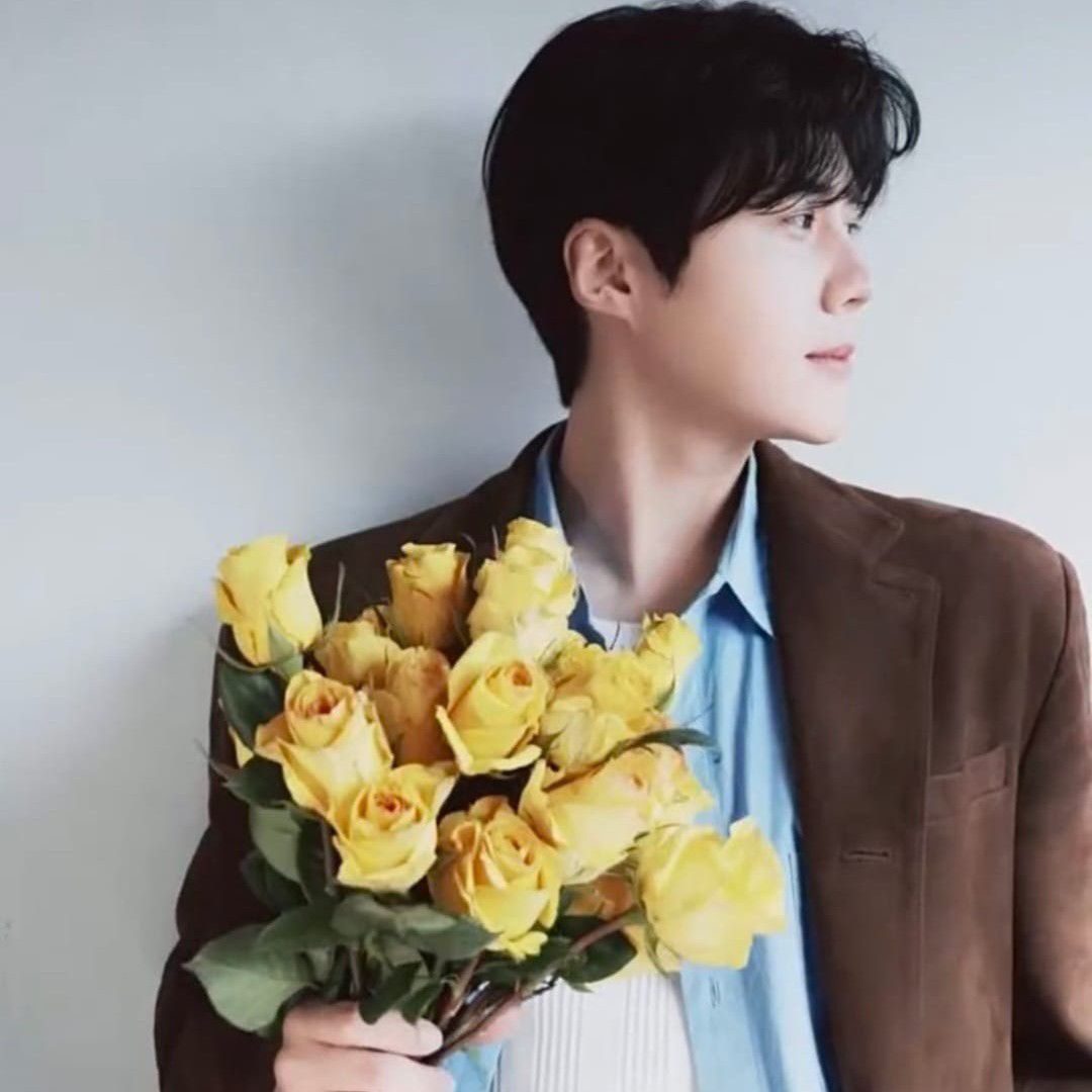 Behind-the-scenes cut of Kim Seonho