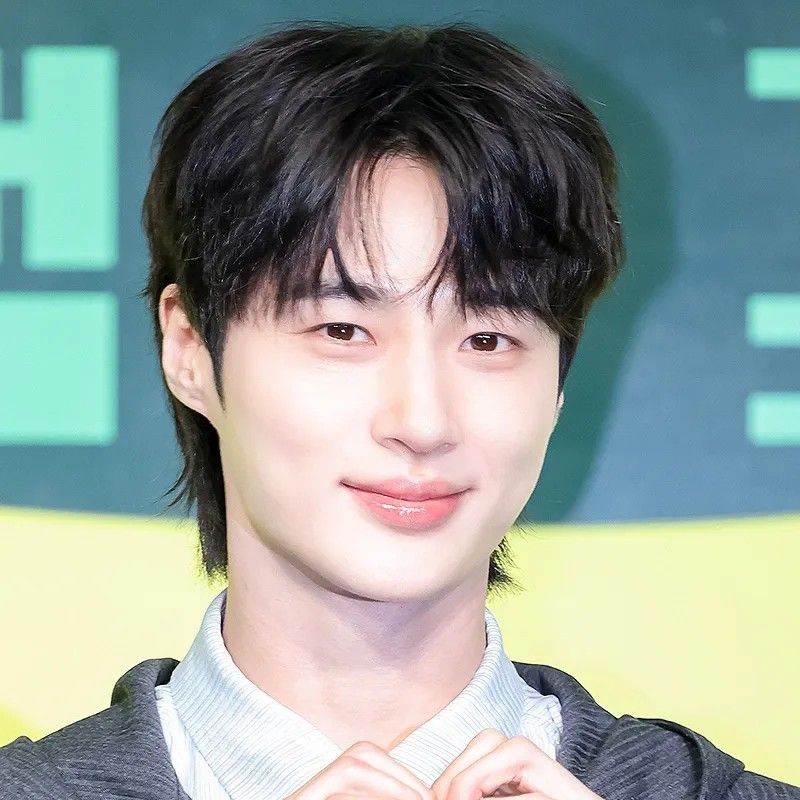 Latest photo of Byeon Wooseok