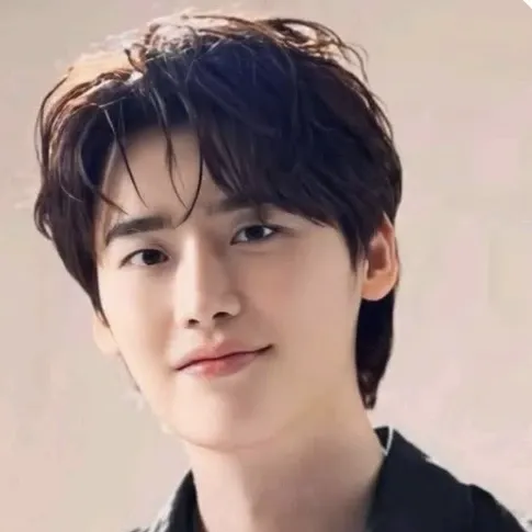 A moment captured by a fan of Lee Jongsuk