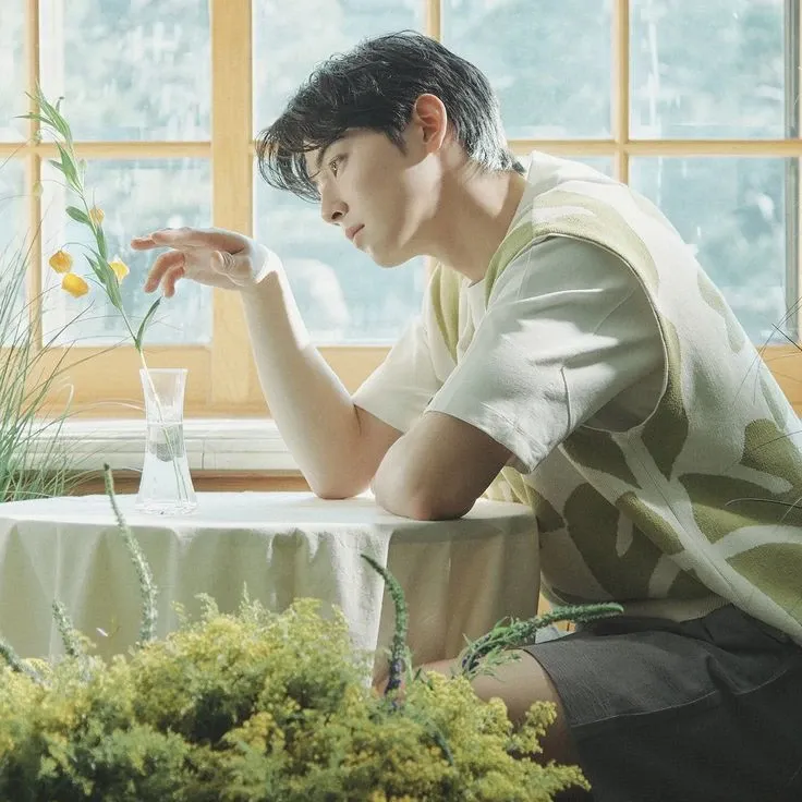 Latest photo of Cha Eunwoo